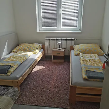 Living & Bus Station & Mlynske Nivy Privat bolig *