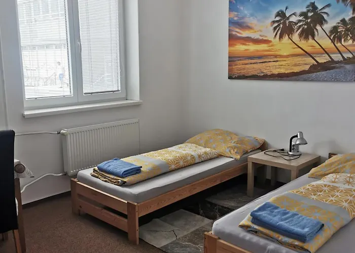 Living & Bus Station & Mlynske Nivy Homestay szállás
